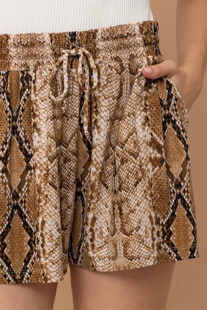 And The Why Wrinkle-free Stretchy Cooling Fabric Shorts