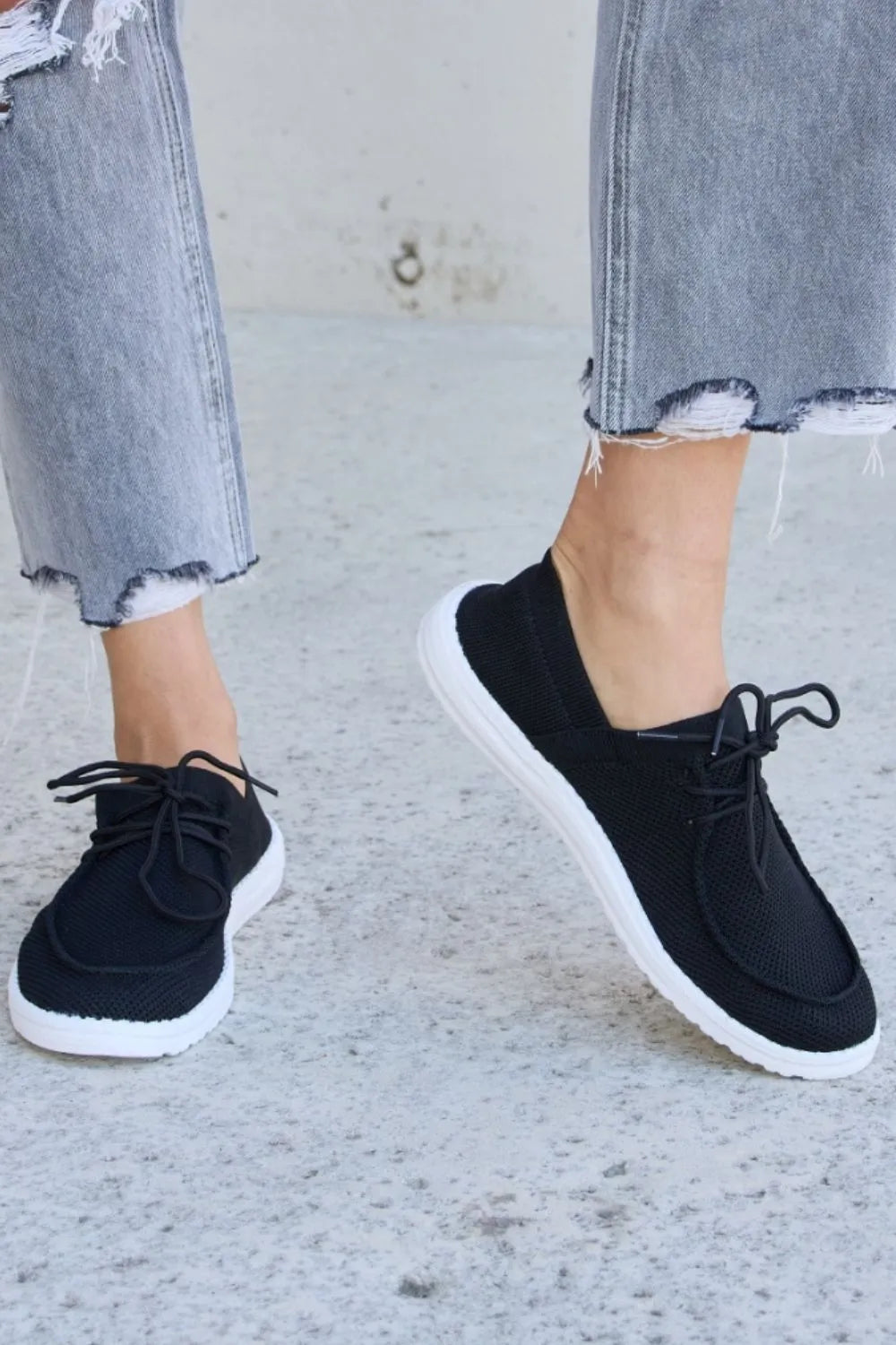 Forever Link Flat Round Toe Lace-Up Sneakers