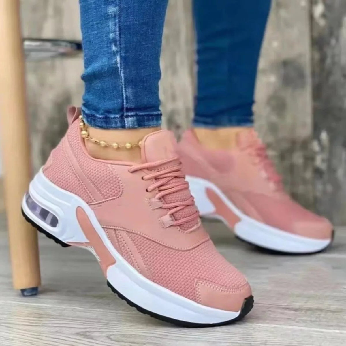 Lace Up Round Toe Sneakers