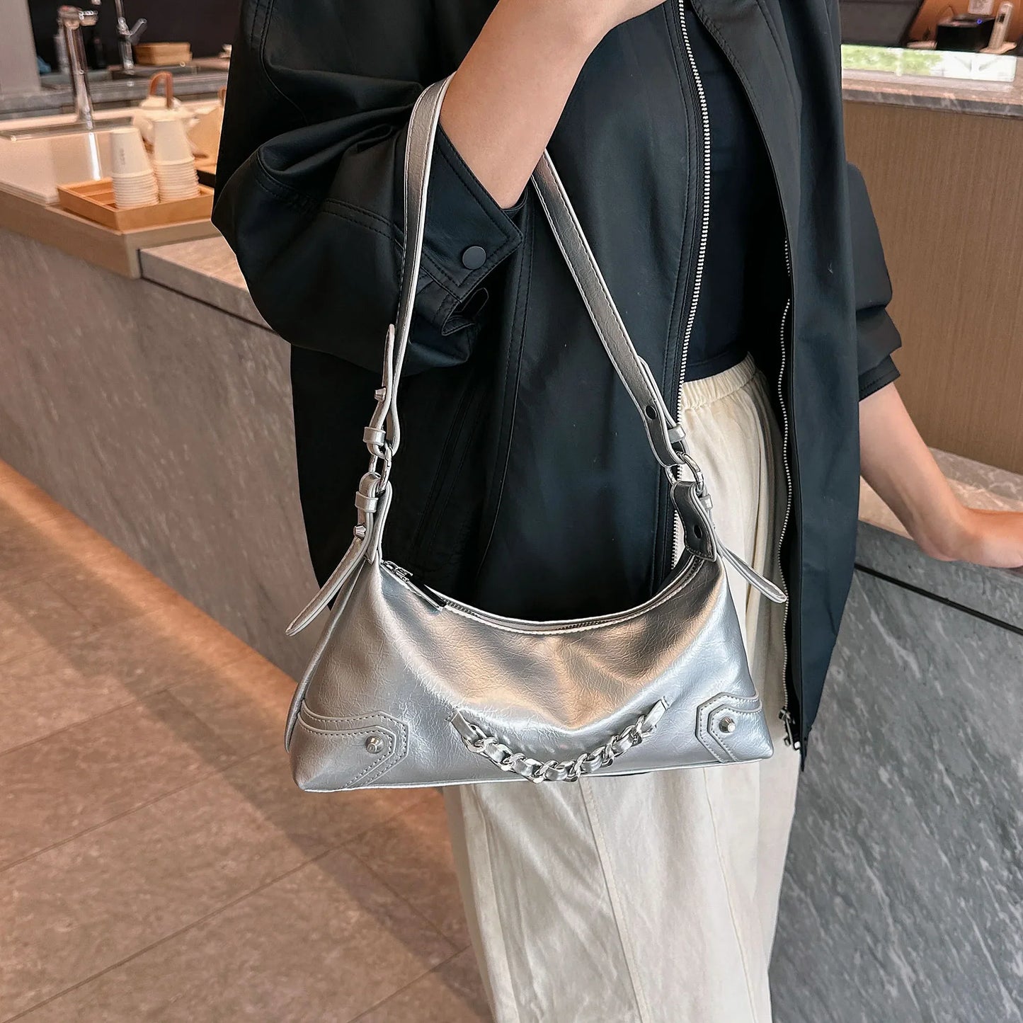 Chain Detail Leather Shoulder Bag