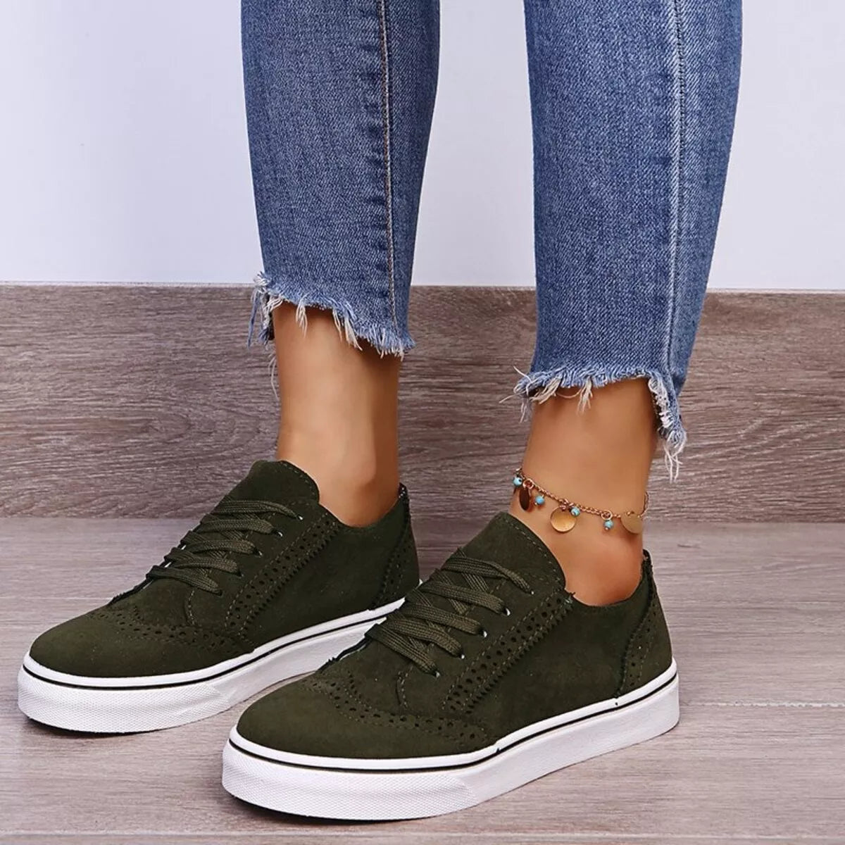 Lace Up Round Toe Sneakers