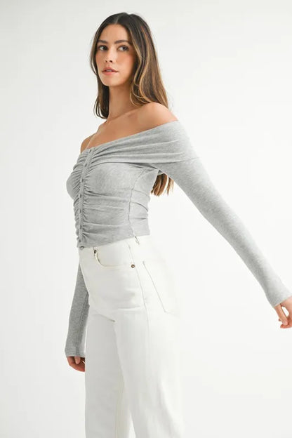 MABLE Off-Shoulder Long Sleeve T-Shirt