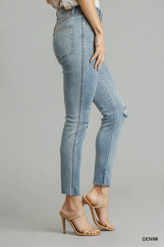 Umgee 5-Pockets Distressed Detail Stretch Denim Skinny Jeans with Unfinished Hem