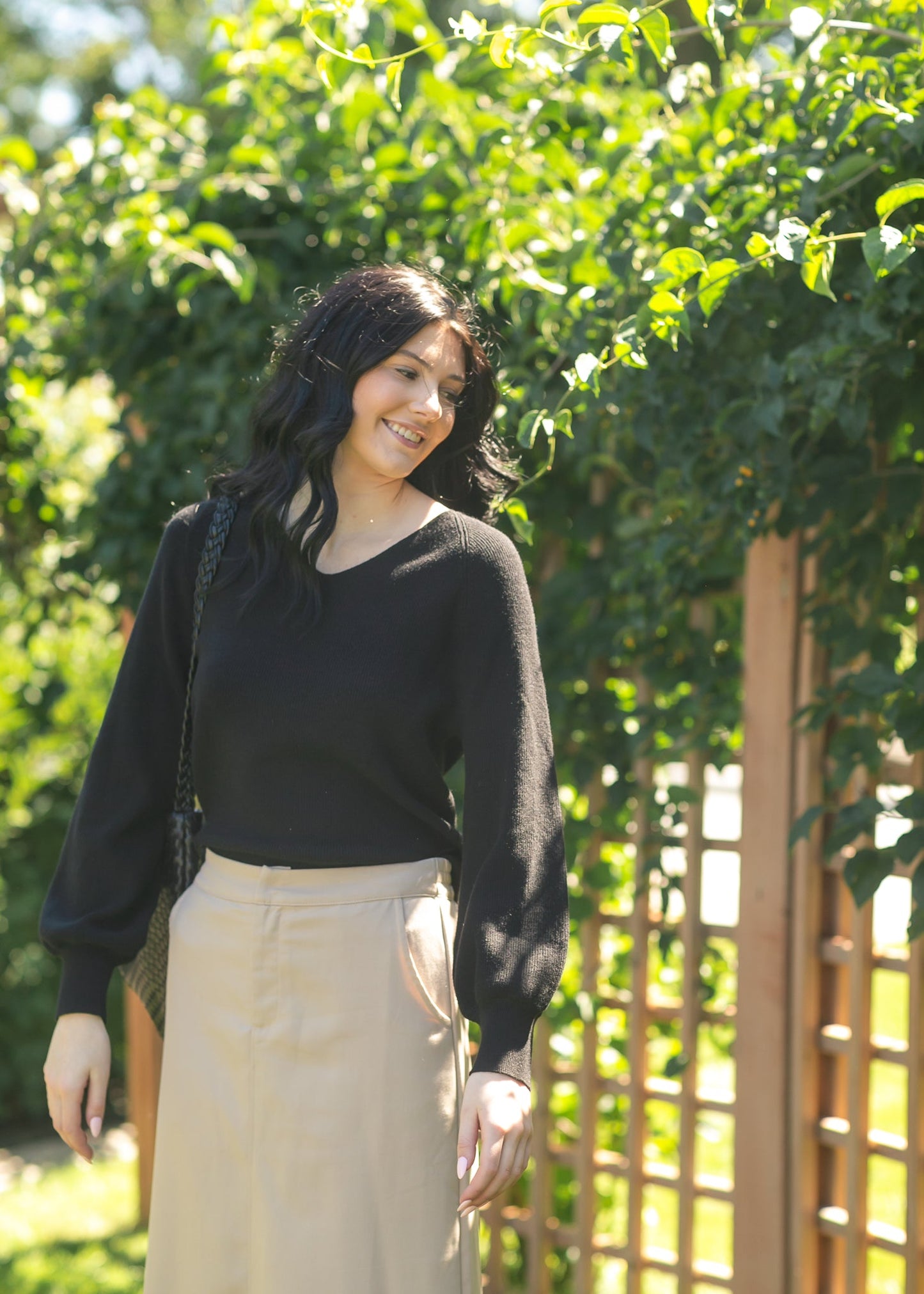 Essential V-neck Balloon Sleeve Sweater