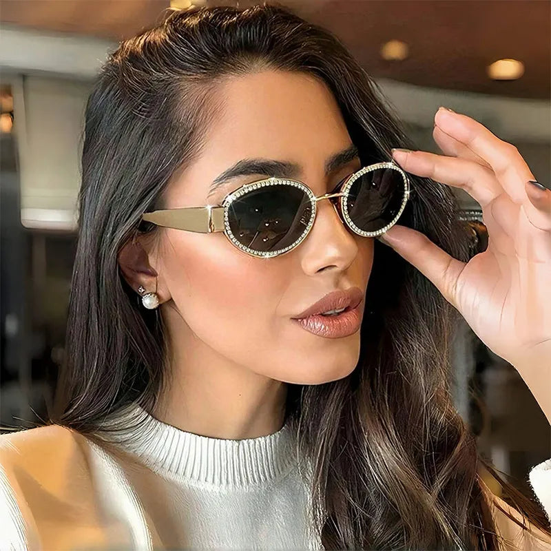 Rhinestones Decor Oval Sunglasses