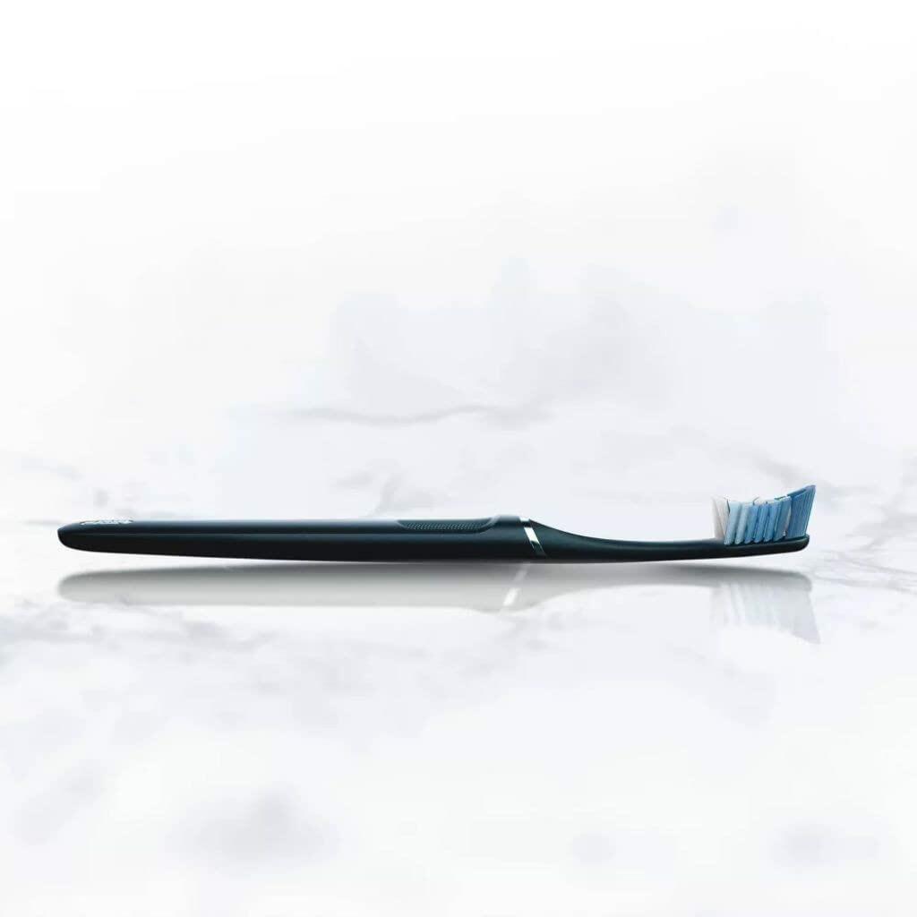Oral-B Clic Manual Toothbrush Onyx Black with Magnetic Holder 1 Count