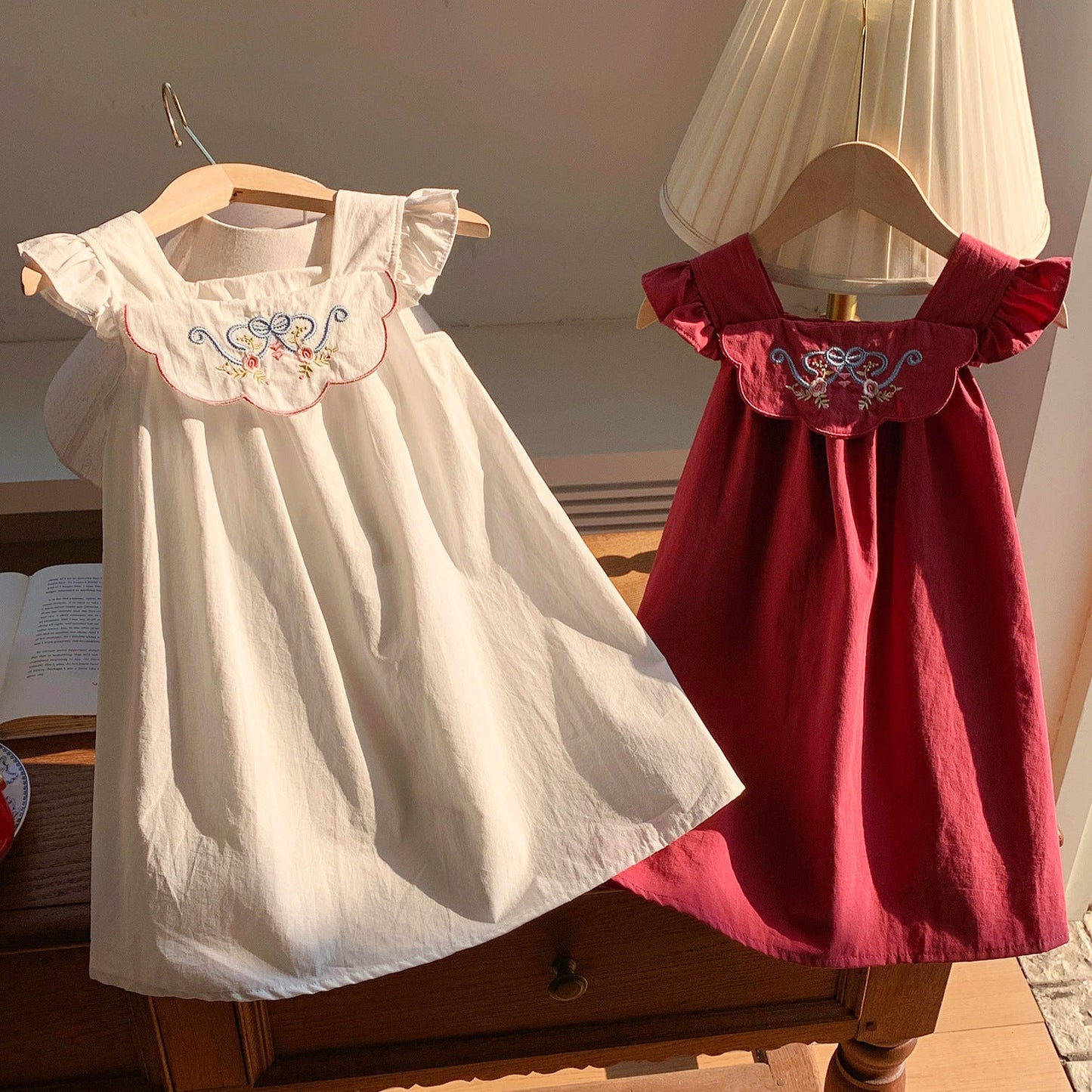 Summer Arrival Baby Kids Girls Fly Sleeves Flowers Embroidered Pattern Dress