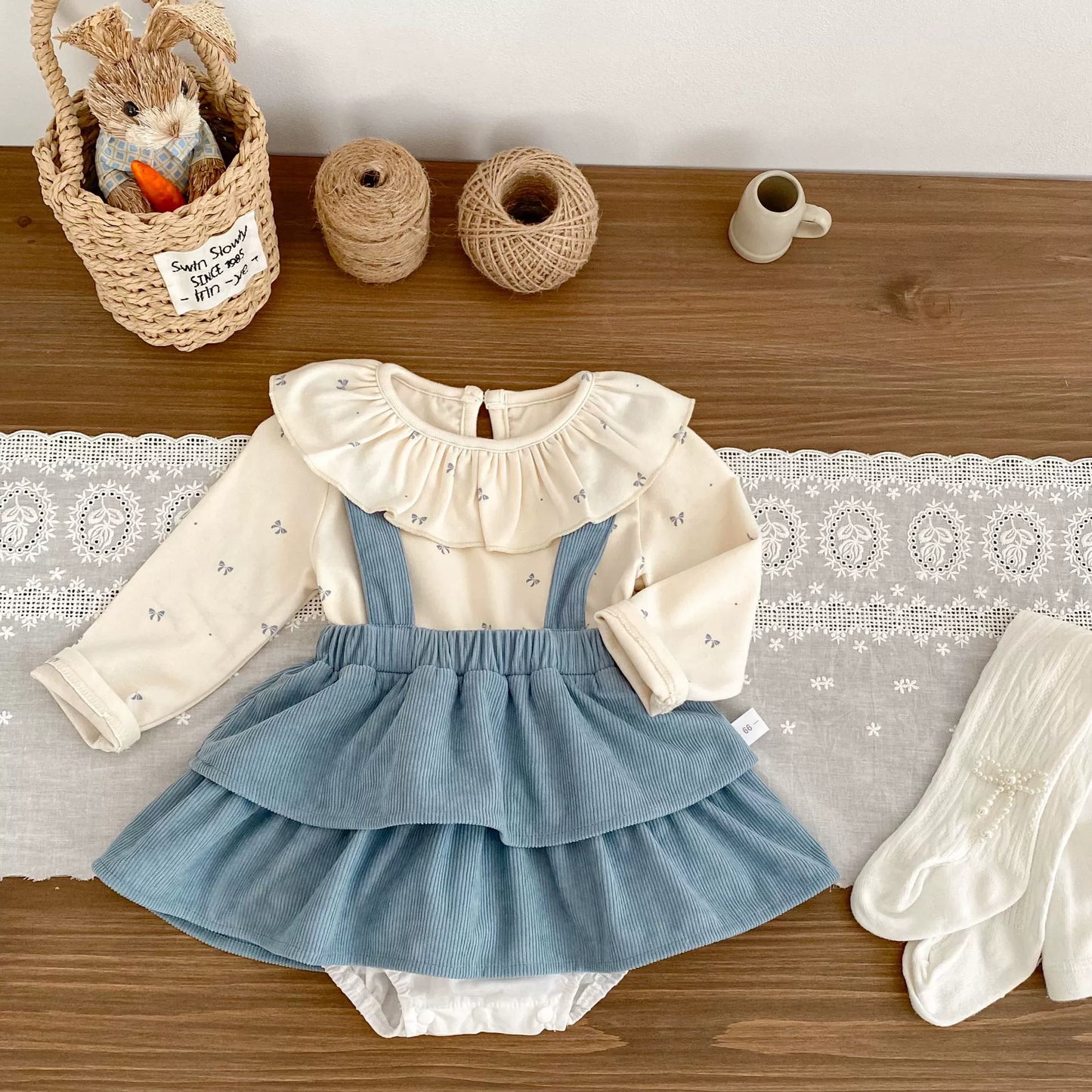 Spring and Autumn Baby Kids Girls Butterfly-bows Pattern Long Sleeves Beige Top and Sleeveless Onesies Overalls Clothing Set