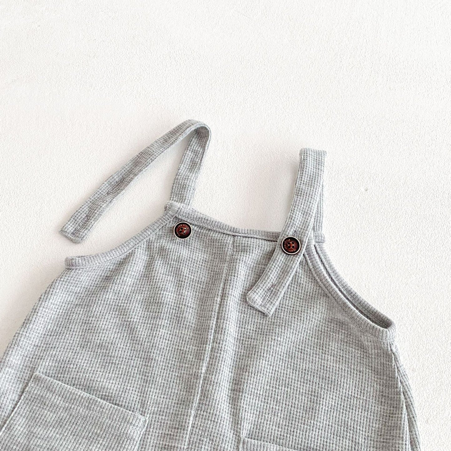 Summer Hot Selling Baby Kids Unisex Sleeveless Pocketed Grey Strap Overalls and White T-Shirt Clothing Set