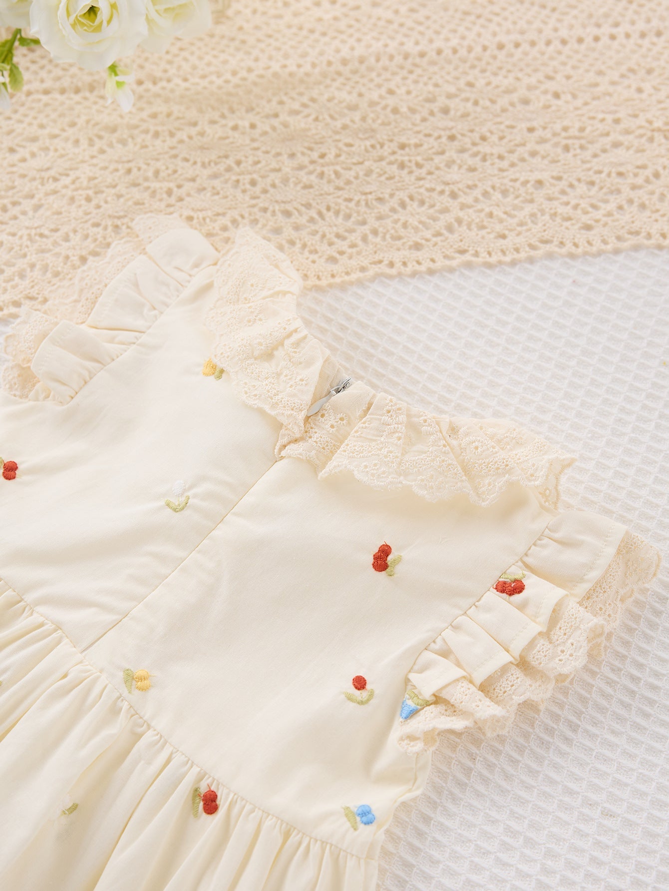 Summer Arrival Colorful Flowers Pattern Fly Sleeves Dress for Stylish Girls