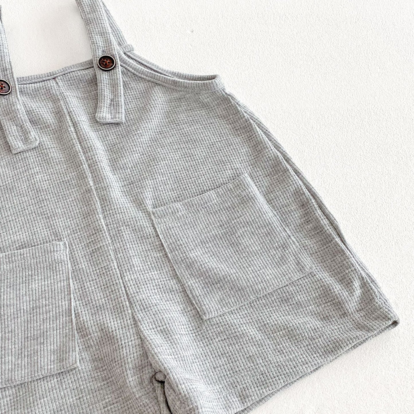 Summer Hot Selling Baby Kids Unisex Sleeveless Pocketed Grey Strap Overalls and White T-Shirt Clothing Set