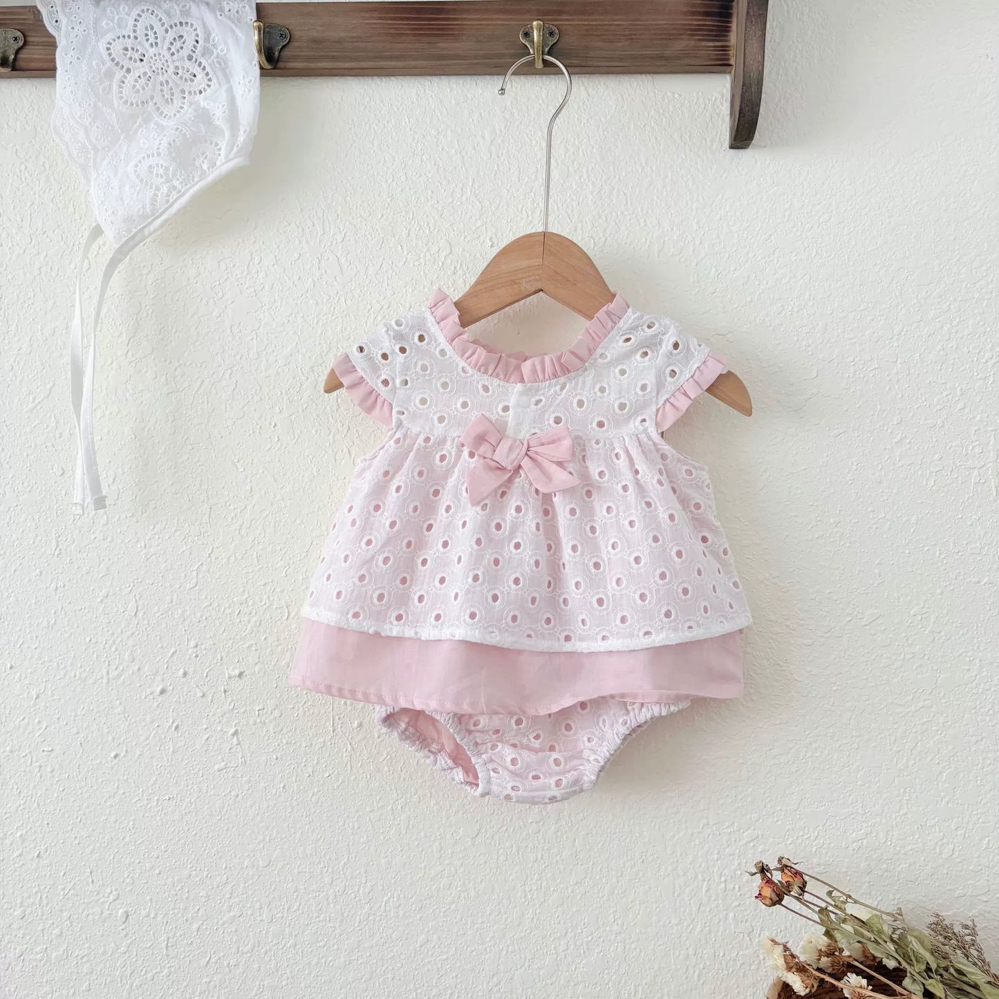 Summer Hot Selling Baby Kids Girls Fly Sleeves Color Patchwork Hollow-out Pattern Top Dress and Bloomers Clothing Set