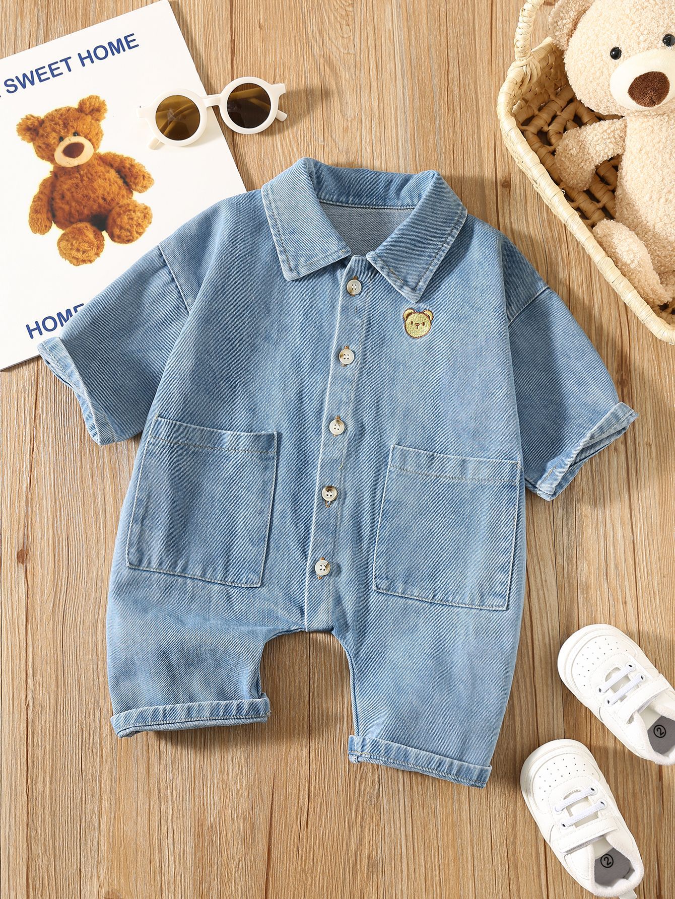 Autumn and Spring Arrival Baby Casual Pocketed Denim Rompers with Turn-down Collar