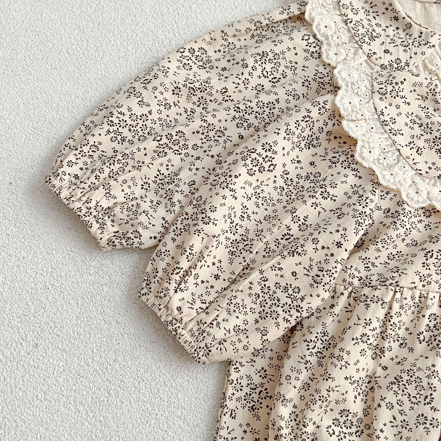 Adorable Baby Lace Collar Romper And Floral Print Girls’ Dress – Princess Sister Matching Set