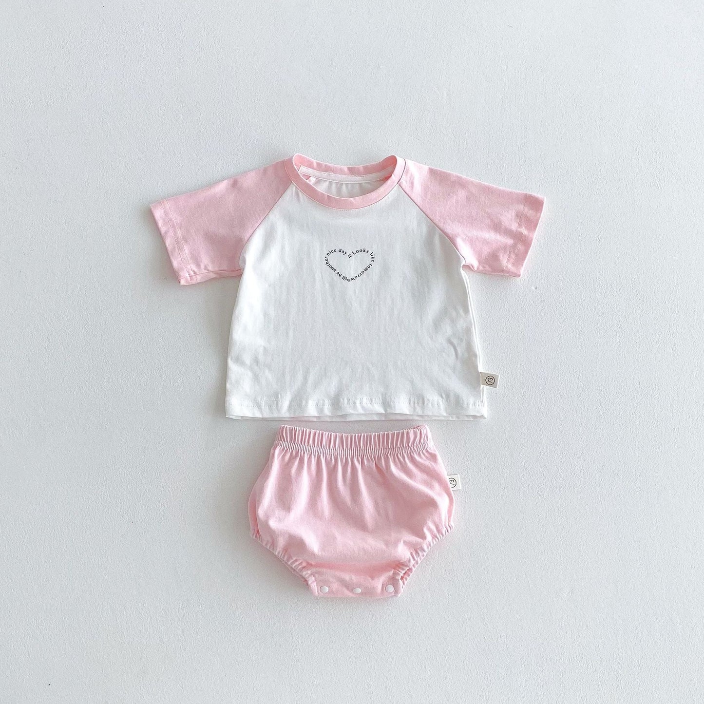 Summer Hot Selling Baby Kids Girls Short Sleeves Heart Pattern T-shirt and Bloomers Clothing Set