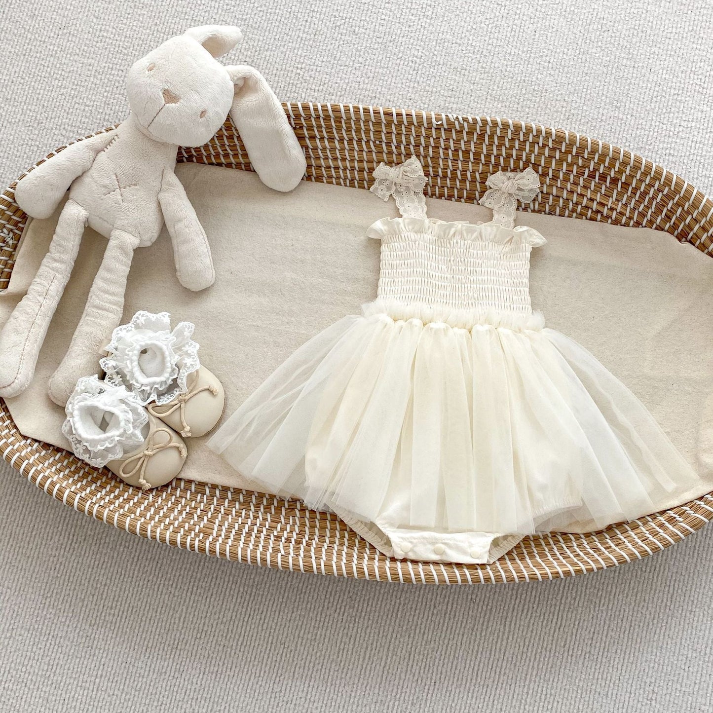 Summer Arrival Baby Girls Cute Solid Color Pleated Sleeveless Dress Design Strap Onesies